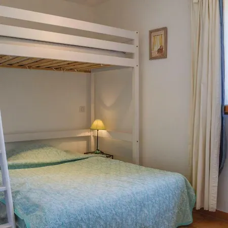 Three-bedroom Holiday In Ventiseri