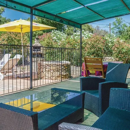 Three-bedroom Holiday In Ventiseri