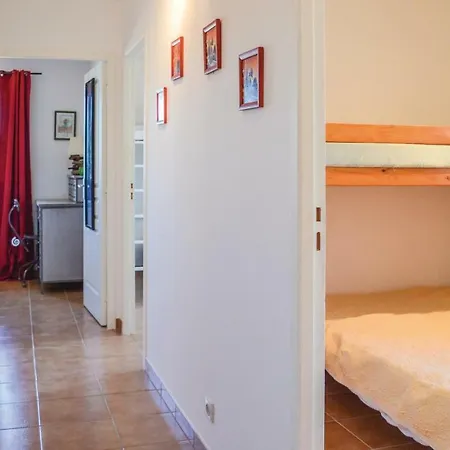 Three-bedroom Holiday In * Ventiseri