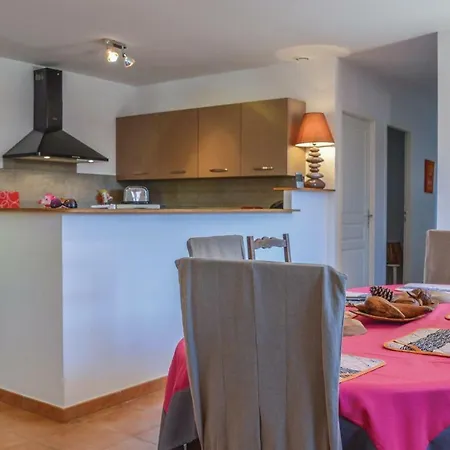 Holiday home Three-bedroom Holiday In
