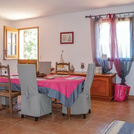 Three-bedroom Holiday In *